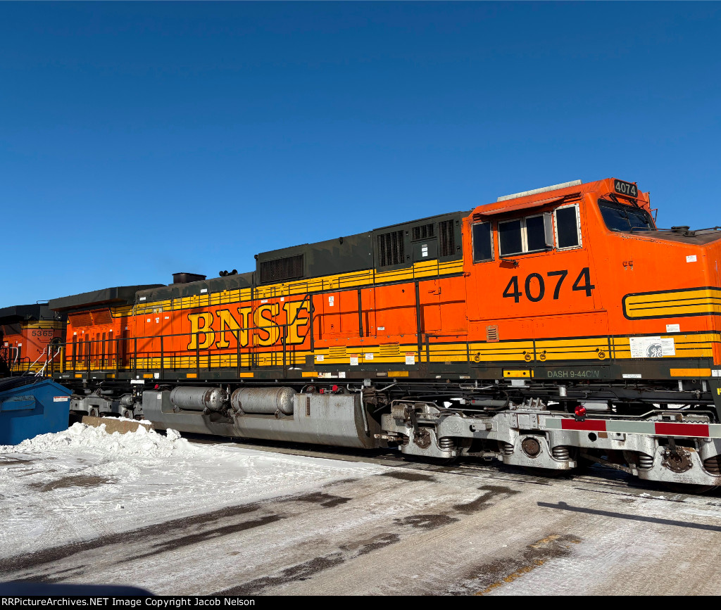BNSF 4074
